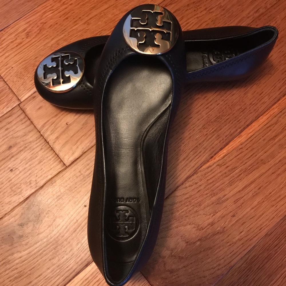 Tory Burch black leather ballet flats. Size 6